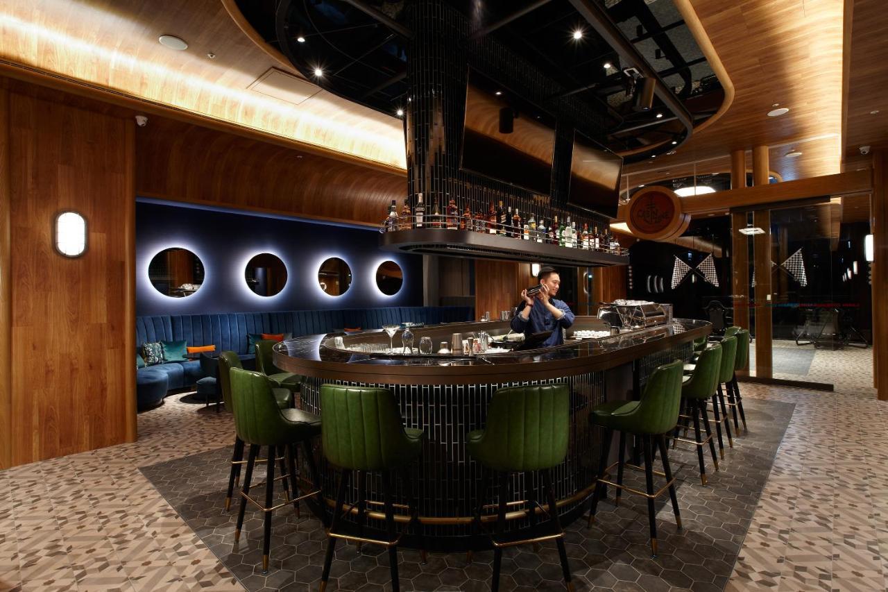 คอซซี บลู Hotel จงลี่ ภายนอก รูปภาพ The bar at the restaurant